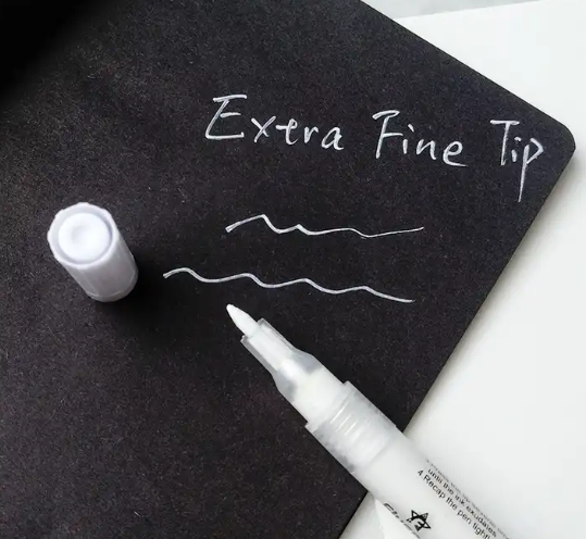 8 White Acrylic Permanent Marker Pen