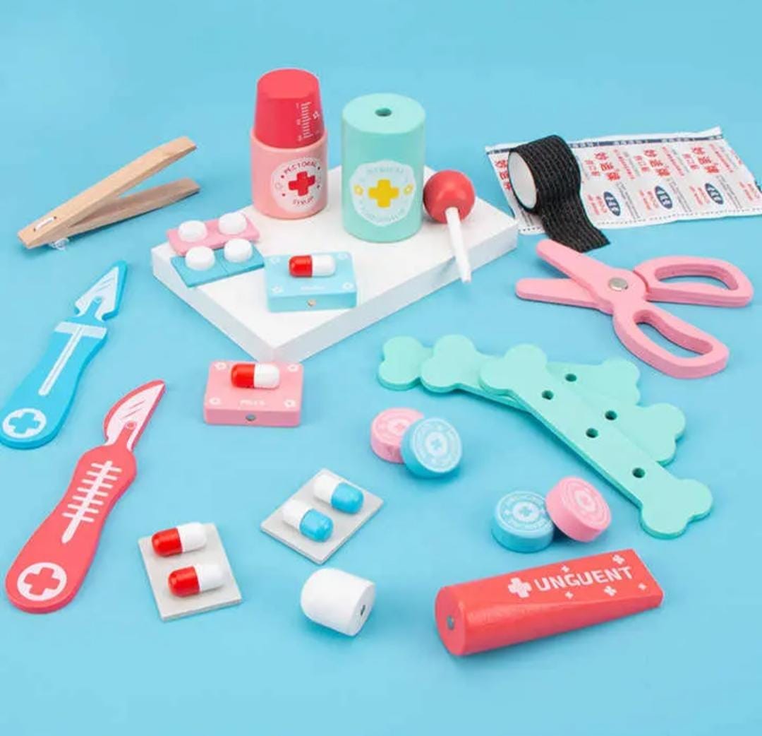 34 Pieces Pretend Play Doctor/Nurse Role Play Wooden Medical Set Box