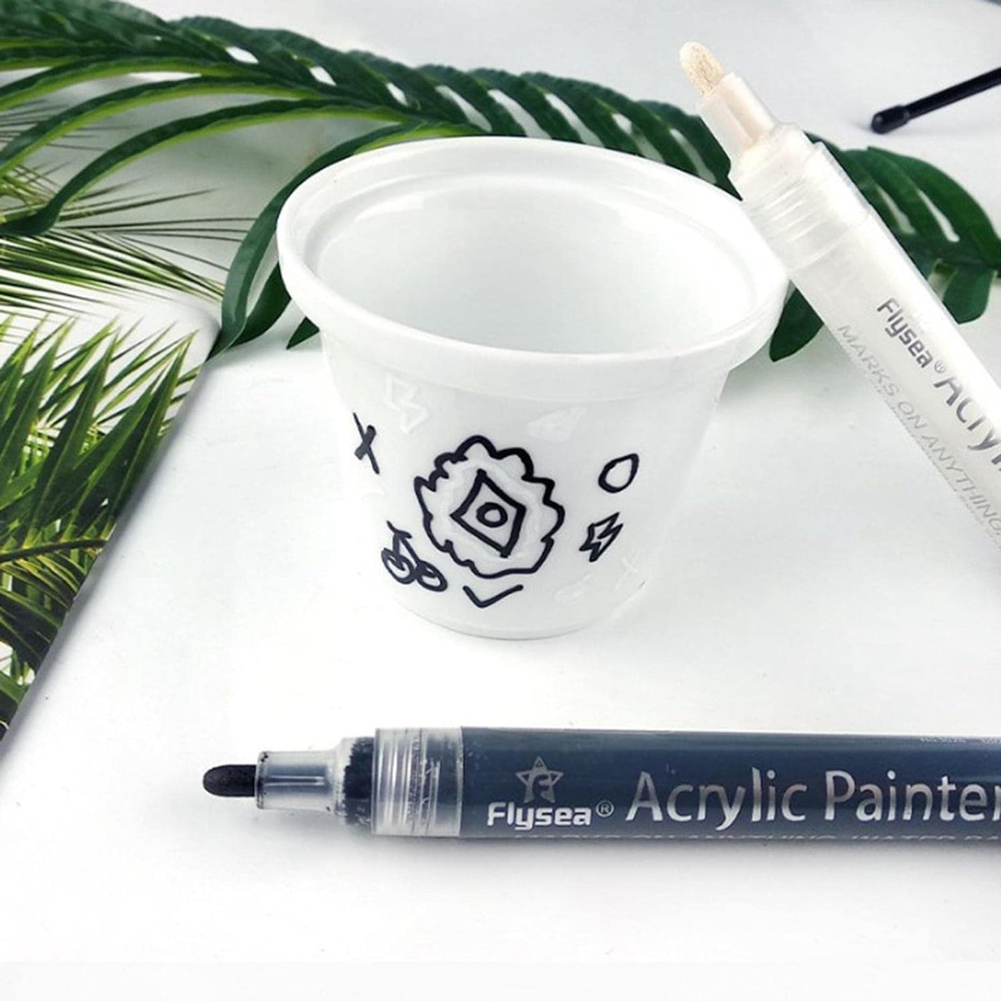 Black & White Acrylic Painter Markers