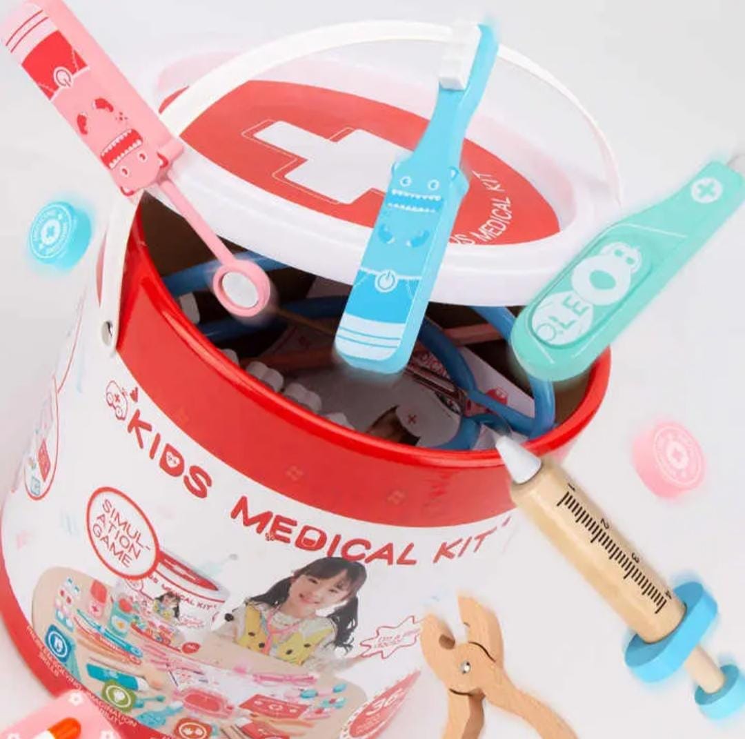 34 Pieces Pretend Play Doctor/Nurse Role Play Wooden Medical Set Box